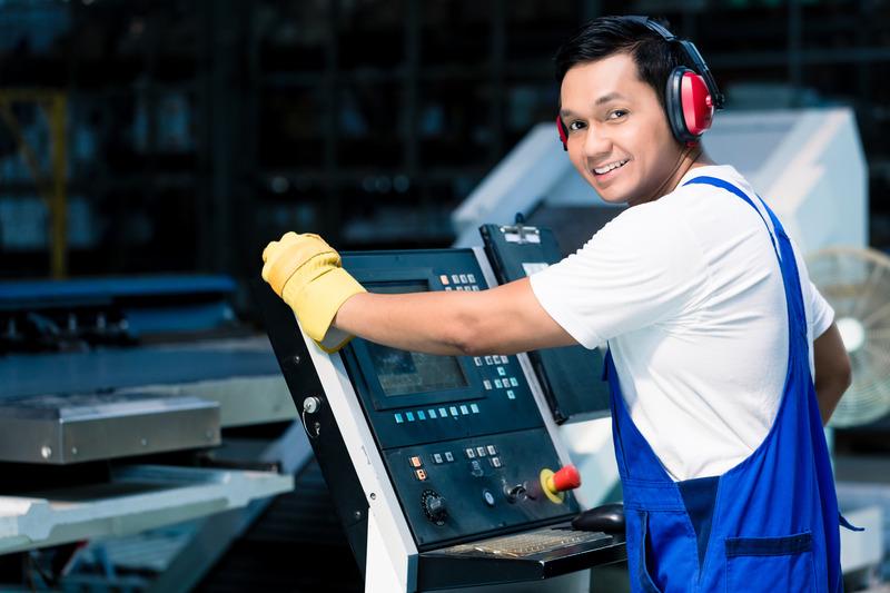 Profesi Operator Produksi: Definisi, Pekerjaan, dan Strateginya