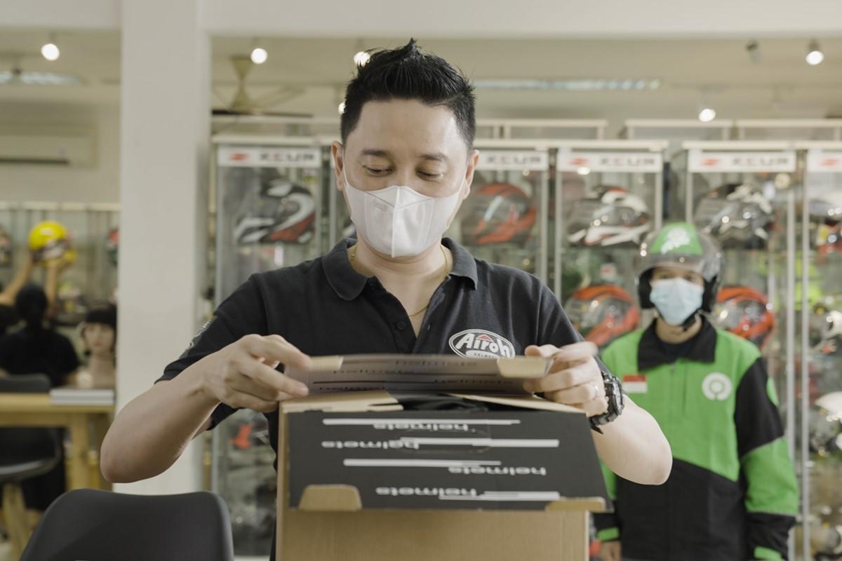 Interaksi Online, Senjata Ampuh Juragan Helm Tingkatkan Penjualan